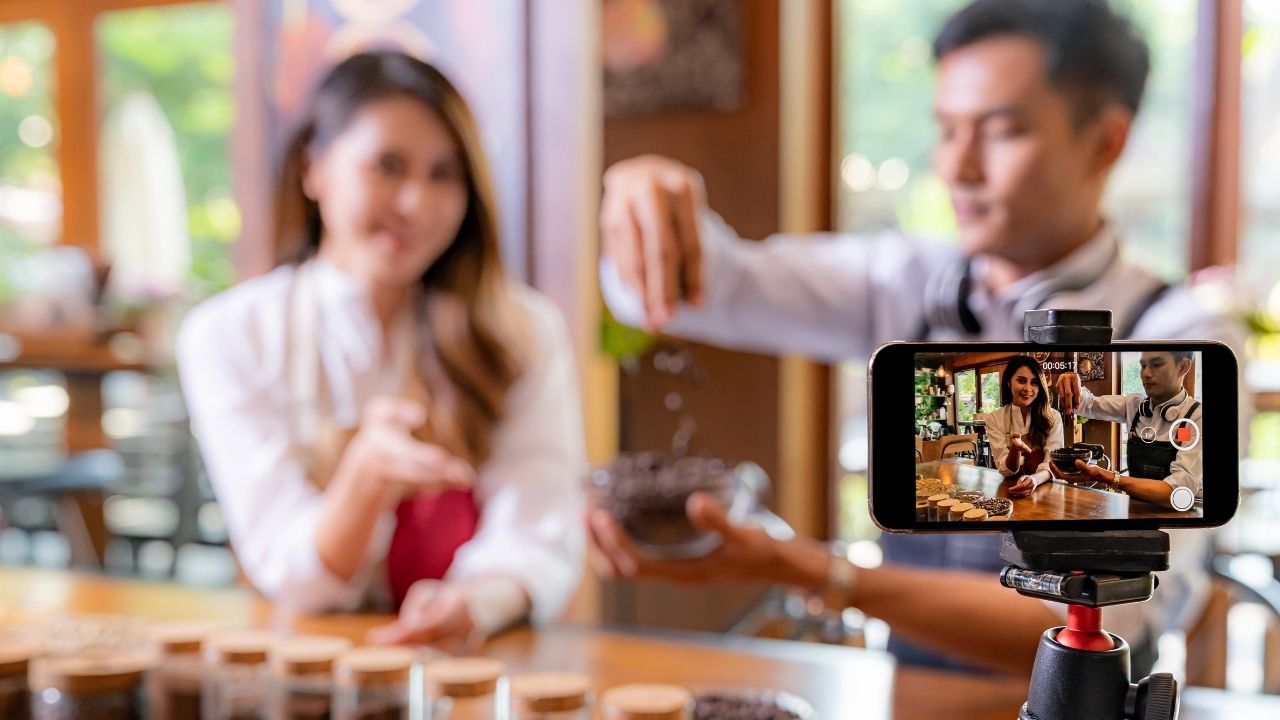 Restoran Değerlendirme Sitelerinin Müşteri Tercihlerine Etkisi